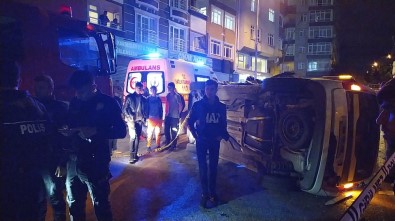 Gaziosmanpaşa'da İki Araç Çarpıştı Açıklaması 3 Yaralı