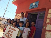 KIRTASİYE MALZEMESİ - Köy Okulu Öğrencilerine Kırtasiye Yardımı