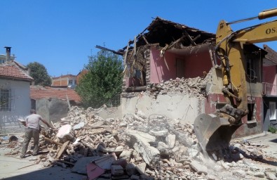 Osmangazi'de Metruk Binalar Bir Bir Yıkılıyor
