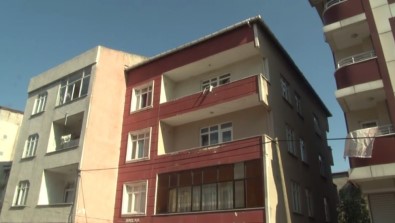 (ÖZEL) Gaziosmanapaşa'da Depremden Hasar Gören Bina Boşaltıldı