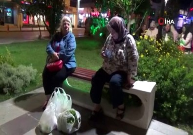Silivri'de Vatandaşlar Parklarda Battaniyeye Sarılı Şekilde Bekliyor