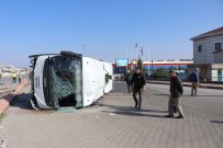 Sürücüsünün Kalp Krizi Geçirdiği İşçi Servisi Yan Yattı Açıklaması 10 Yaralı