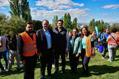 Yaşanabilir Ve Temiz Bir Dünya İçin Başkentli Gönüllüler El Ele Verdi