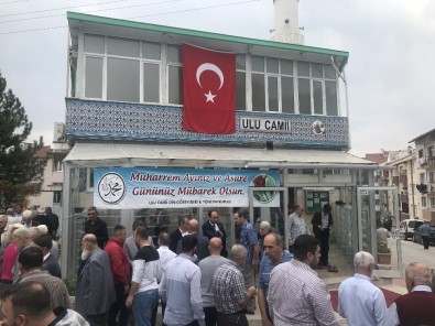 Bozüyük Ulu Cami'de Aşure İkramı