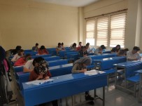 DUMLUPıNAR ÜNIVERSITESI - Emet'te 'Üniversiteye Giriş Deneme Sınavı' Yapıldı