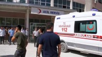 DERECIK - Hakkari'de Öğrenci Servisi Şarampole Devrildi