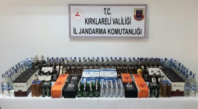 Kırklareli'nde 191 Litre Kaçak İçki İle 150 Paket Sigara Ele Geçirildi