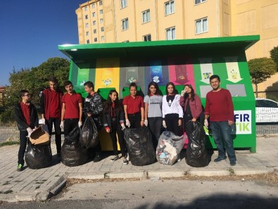 Lise Öğrencilerinden Örnek Davranış