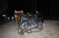 SANAYİ SİTESİ - Polisten Kaçarken Kaza Yaptı