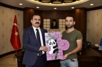 İDRIS AKBıYıK - Süs Eşyası Tasarımcısından Vali Akbıyık'a Ziyaret