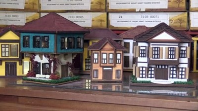 Tarihi 'Afyon Evleri'nin Maketlerini Yapıyor