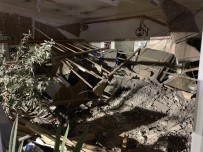 KÖLN - Türk Vatandaşına Ait Kuaförün Tavanı Çöktü Açıklaması 3 Yaralı