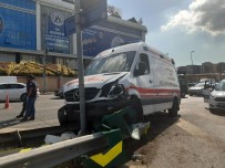 TOPKAPı - Ambulans İle Otomobil Çarpıştı Açıklaması 2 Yaralı