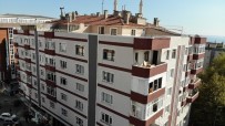 HASARLI BİNA - Avcılar'da Depremde Hasar Gören 3 Bloklu Bina İçin Tahliye Kararı