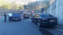 VEZIRHAN - Bilecik'te İki Otomobil Kafa Kafaya Çarpıştı Açıklaması 2 Yaralı
