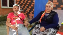 ALI PARTAL - Depremde Evinde Çatlaklar Oluşan Engelli Çift Sokakta Kaldı