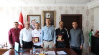 HASAN ÇİÇEK - Kaymakam, Türkiye Üçüncüsü Sporcuyu Ödüllendirildi