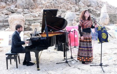 Nemrut Dağı'nda Piyano Konseri