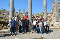 Perge Antik Kenti'nde 52 Sütun Orijinal Yerlerine Dikildi