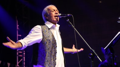 Altın Safran Festivali'nde Edip Akbayram Rüzgarı Esti