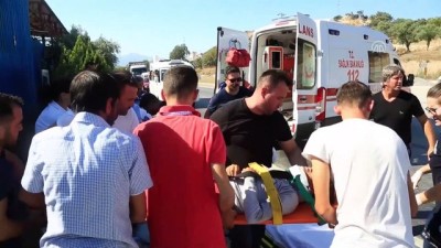 Milas'ta Yolcu Otobüsüyle Otomobil Çarpıştı Açıklaması 2 Yaralı