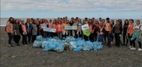GERİ DÖNÜŞÜM - Üniversiteliler Sahilde Çöp Topladı