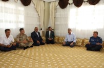 DAVUT SINANOĞLU - Kaymakam Davutoğlu, Şehit Ailesi, Şehit Kabri Ve Tarihi Mekanları Ziyaret Etti