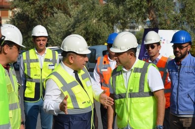 Kuşadası'nda Doğalgaz Hattının İkinci Etabı İçin İlk Kazma Vuruldu