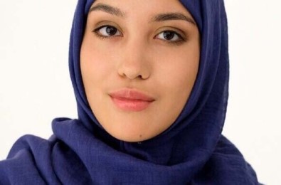 Rus Markasının Başörtülü Kızı Reklamda Kullanması Tartışma Başlattı