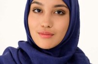 SONBAHAR - Rus Markasının Başörtülü Kızı Reklamda Kullanması Tartışma Başlattı