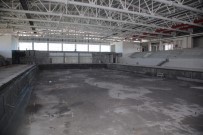 İSMET YıLMAZ - Salih Ayhan Ve İsmet Yılmaz Spor Tesislerini İnceledi