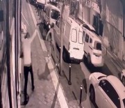 TİCARİ TAKSİ - Sokak Ortasında Aracı Kurşun Yağmuruna Tutular