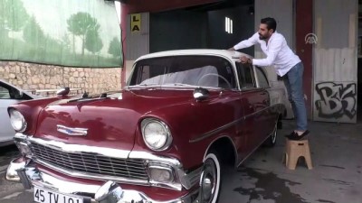 1956 Model Otomobilini Lüks Araçlara Değişmiyor