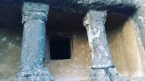 KONACıK - 2000 Yıllık Kaya Mezarları İlgi Bekliyor