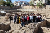 EFSER - Akhisar'da 'Merkez Çarşı' Canlandırma Projesinde Çalışmalar Devam Ediyor