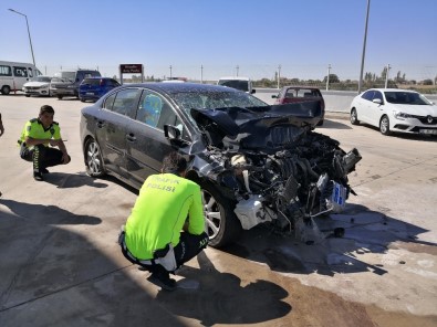 Aksaray'da Otomobil Kamyona Arkadan Çarptı Açıklaması 2'Si Çocuk 4 Yaralı