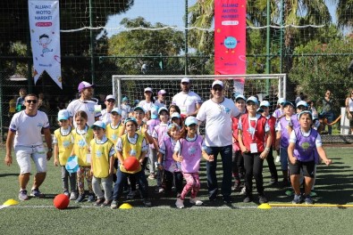 Allianz Motto Hareket İstanbul Şenliği İle 500 Çocuk 'Harekete' Geçti
