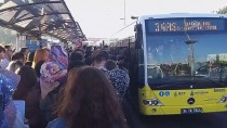 ALTUNIZADE - Altunizade Metrobüs Durağında Yoğunluk