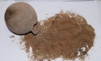 YÜZÜNCÜ YıL ÜNIVERSITESI - Tarihi Kazılarda 'Çömlek' İçinde 3 Bin Yıllık Buğday Taneleri Çıktı