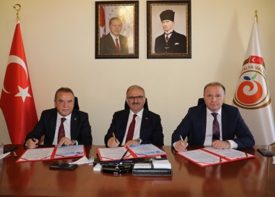 Tazelenme Üniversitesi Öğrencileri Büyükşehir Belediyesinde Gönüllü Hizmet Yapacak