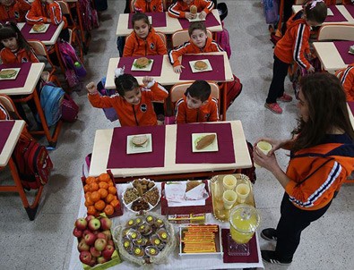 Bakan Koca'dan okul döneminde beslenme uyarıları