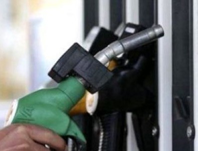 Benzine indirim bekleniyor