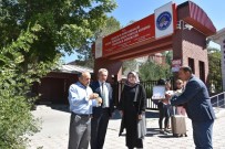 ATATÜRK ÜNIVERSITESI - KYK'lı Öğrencilere Çiçekli Karşılama