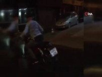 MOTOSİKLET SÜRÜCÜSÜ - Motosikletle Şov Yapan Gencin 'Yanlama' Kazası Kamerada