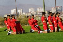 PAZARSPOR - Nevşehir Belediyespor, Pazarspora'a Bileniyor