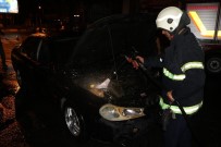 ZÜBEYDE HANıM - Seyir Halinde Yanan Otomobile Esnaf Müdahalesi