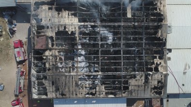 Bursa'da Fabrika Yangını Söndürüldü, Çalışmalar Havadan Böyle Görüntülendi