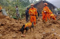 TOPRAK KAYMASI - Çin'de Heyelan Açıklaması 9 Kayıp