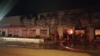 İzmir'de Ekmek Fabrikası Alev Alev Yandı