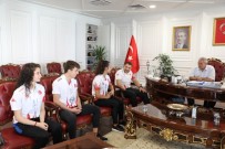 BOKS ELDİVENİ - Şampiyonlardan Demirtaş'a Teşekkür Ziyareti